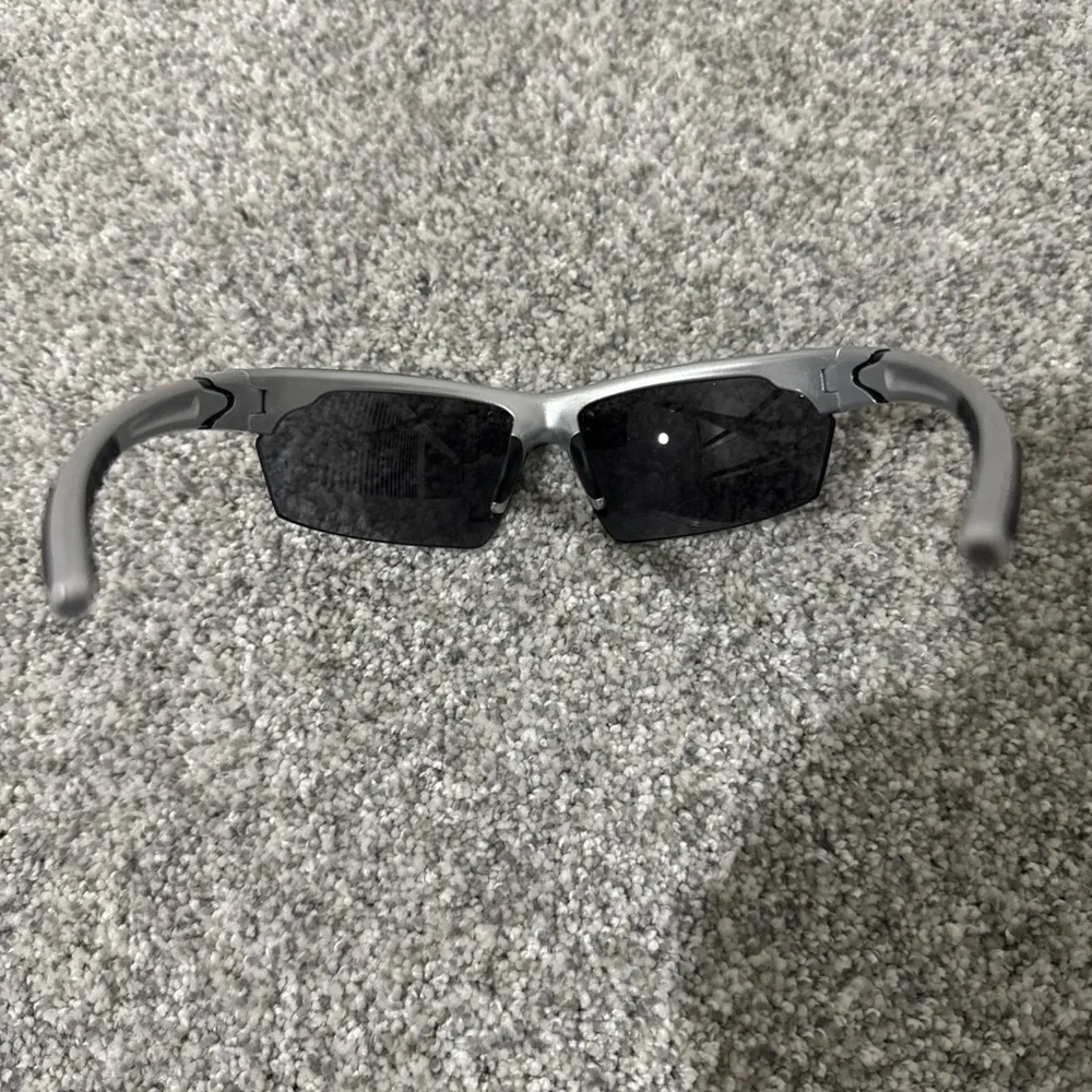 Tifosi Gray and Black Sports Sunglasses - Picture 4 of 4